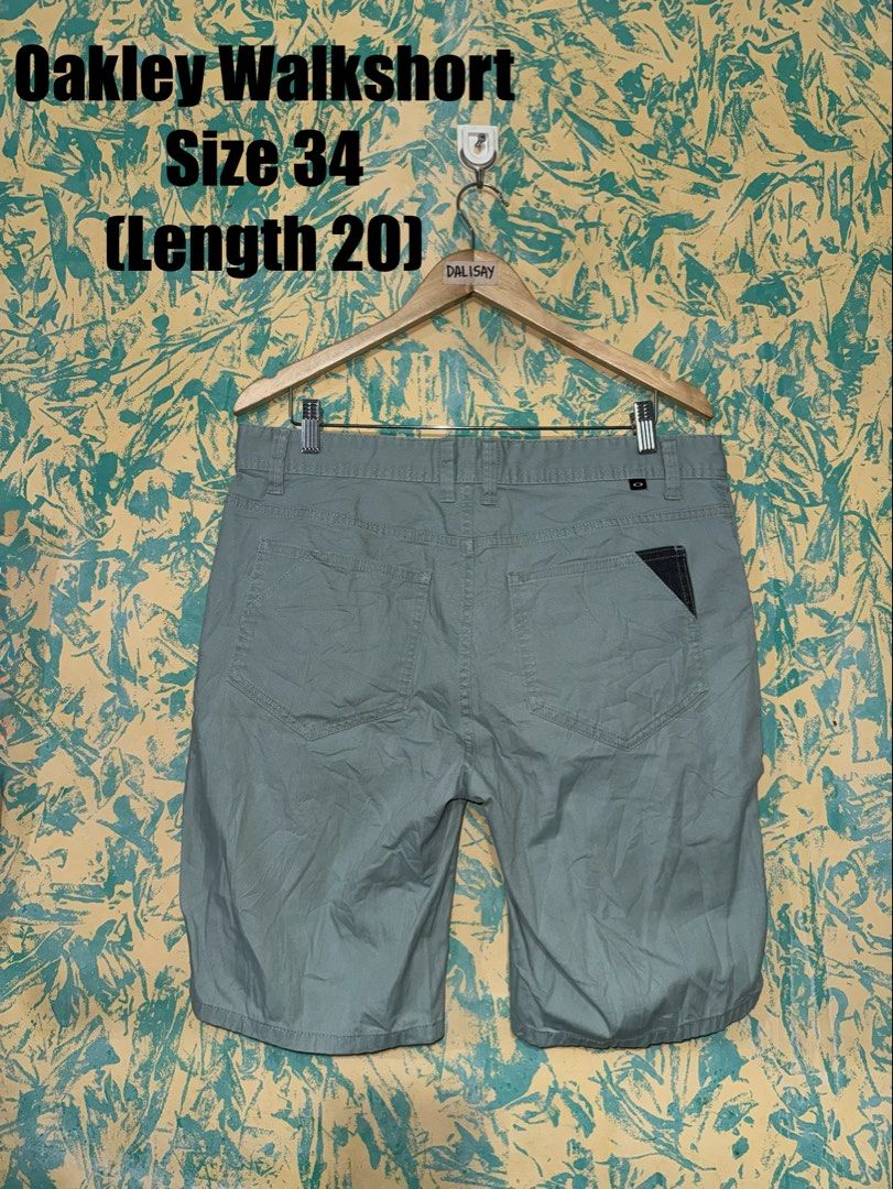 Oakley Walkshort Size 34 Length 20 (Category: Shorts) located in Manila. Submitted by thebadthrift (Listing ID 1468189489, Image 1). Description: Oakley Walkshort • Size : 34 on tag (Length 20) • Very good condition • No issue • 750 + SF SOLID NA SOLID PA SA PERSONAL ‼️ No to Cod❌Cop️📌 📍Sampaloc,manila.