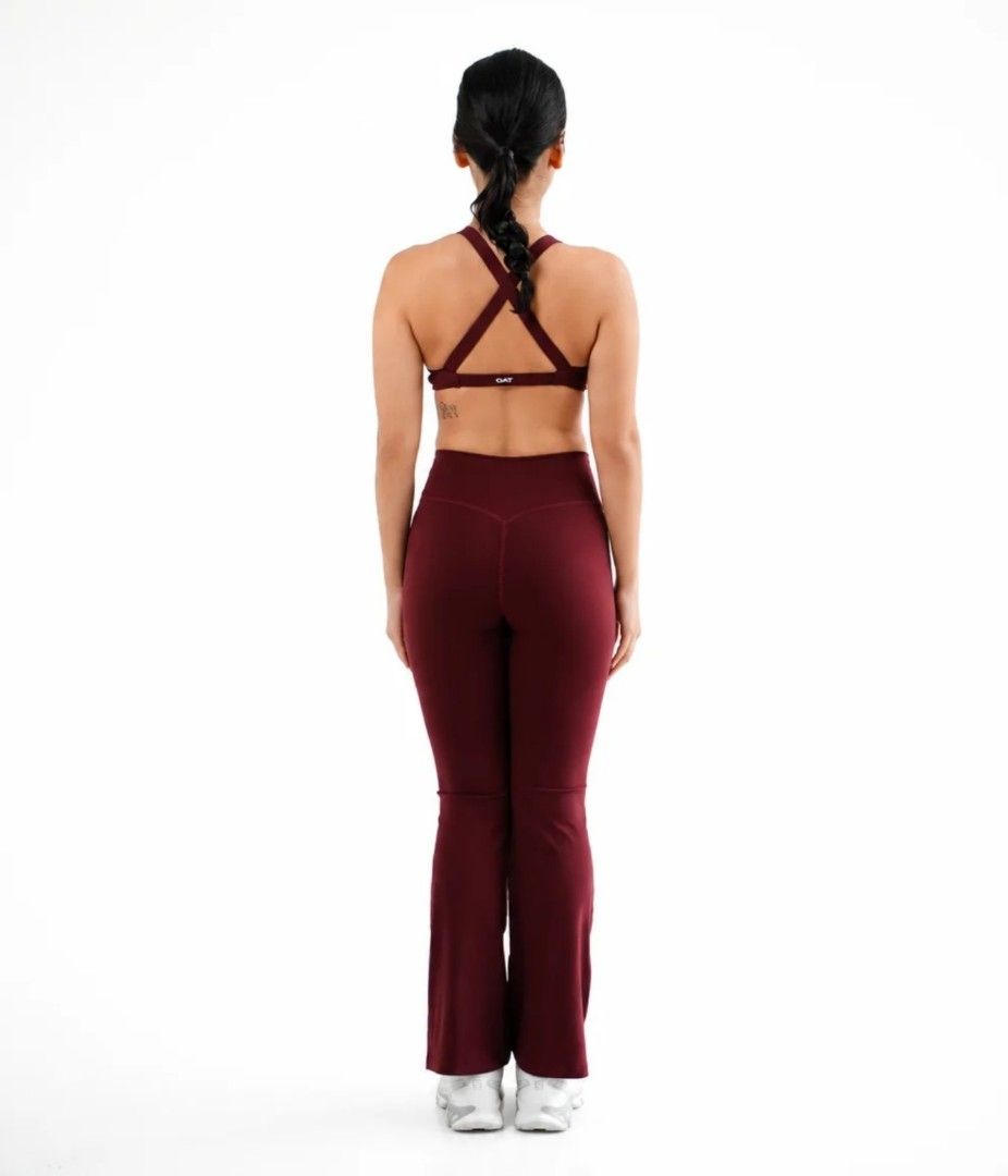OAT Active Flared Leggings Tempo - XS (Category: Activewear) located in Pasig City. Submitted by pupcld (Listing ID 1468068372, Image 3). Description: bought for 1,900 rfs: too tight on me super flattering, figure-hugging cut.