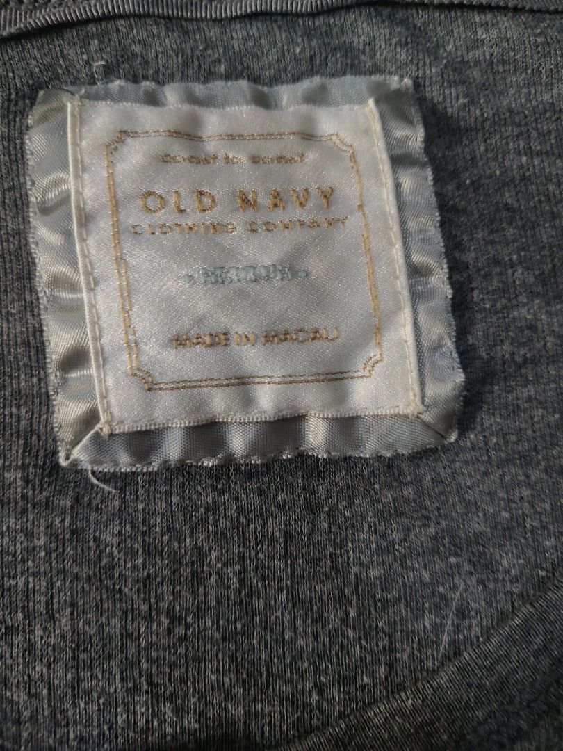 Old Navy Gray Ribbed Long Sleeve Henley Top Medium (Category: Longsleeves) located in Quezon City. Submitted by andreialej28522 (Listing ID 1468061381, Image 2). Description: - Brand: Old Navy - Color: Gray - Size: Medium (fits true to size) - Material: Soft stretch fabric - Design: Ribbed texture, scoop neckline, functional front button placket, long sleeves with extended cuffs - Condition: Great, clean, smoke-free home - Perfect for layering du