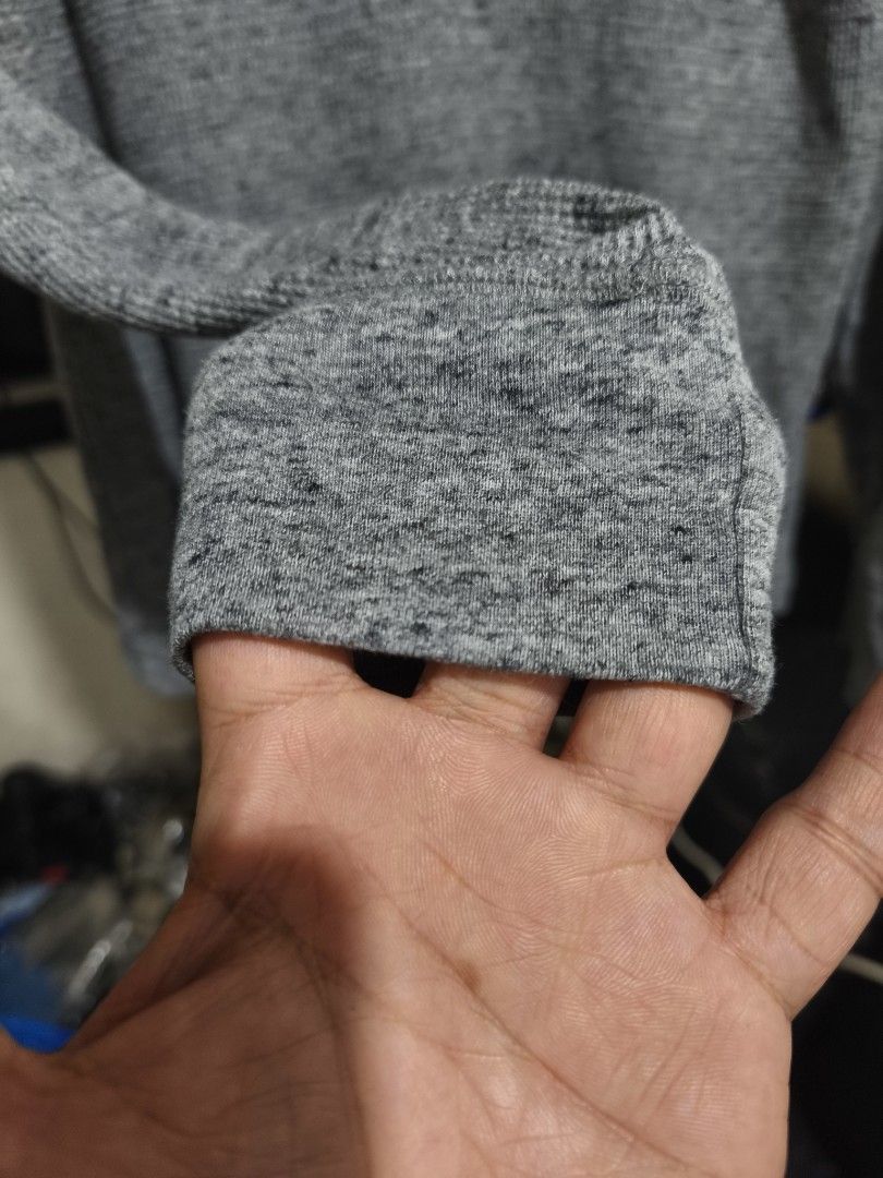 Old Navy Heather Grey Waffle Knit Long Sleeve (Category: Tshirts & Polo Shirts ) located in Pasig City. Submitted by althentic.ph (Listing ID 1468085433, Image 2). Description: 180 + J&T Shipping Fee Original Old Navy Buttoned Sweat Sleeve Unisex Hray Size Small on tag, S-M Men, L Women Actual Measurements: Width - 20.5" Length - 25" EXCELLENT Thrifted Condition 9+/10 ✔Tags are available upon request, can be sent thru PM ✔fix price ✔payment first