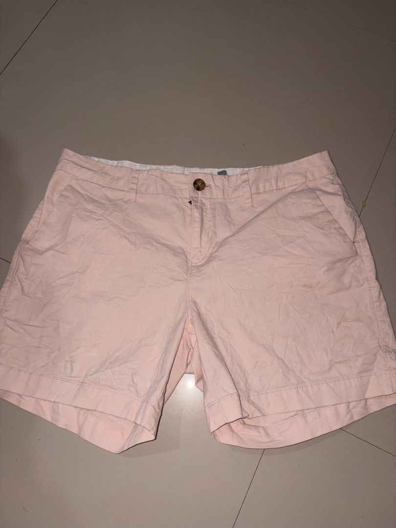 97. Old Navy Light Pink Everyday Chino Shorts (Category: Shorts) located in Manila. Submitted by athenabrave (Listing ID 1468232735, Image 1). Description: Classic wardrobe staple! Selling these authentic Old Navy structured chino shorts in a versatile pastel light pink. Great for casual summer days, beach trips, or daily errands. ✨ Product Details: - Brand: Old Navy (Authentic) - Size: Women’s Size 4 - Style/Inseam: Everyday 5” Inseam Shorts (Cl