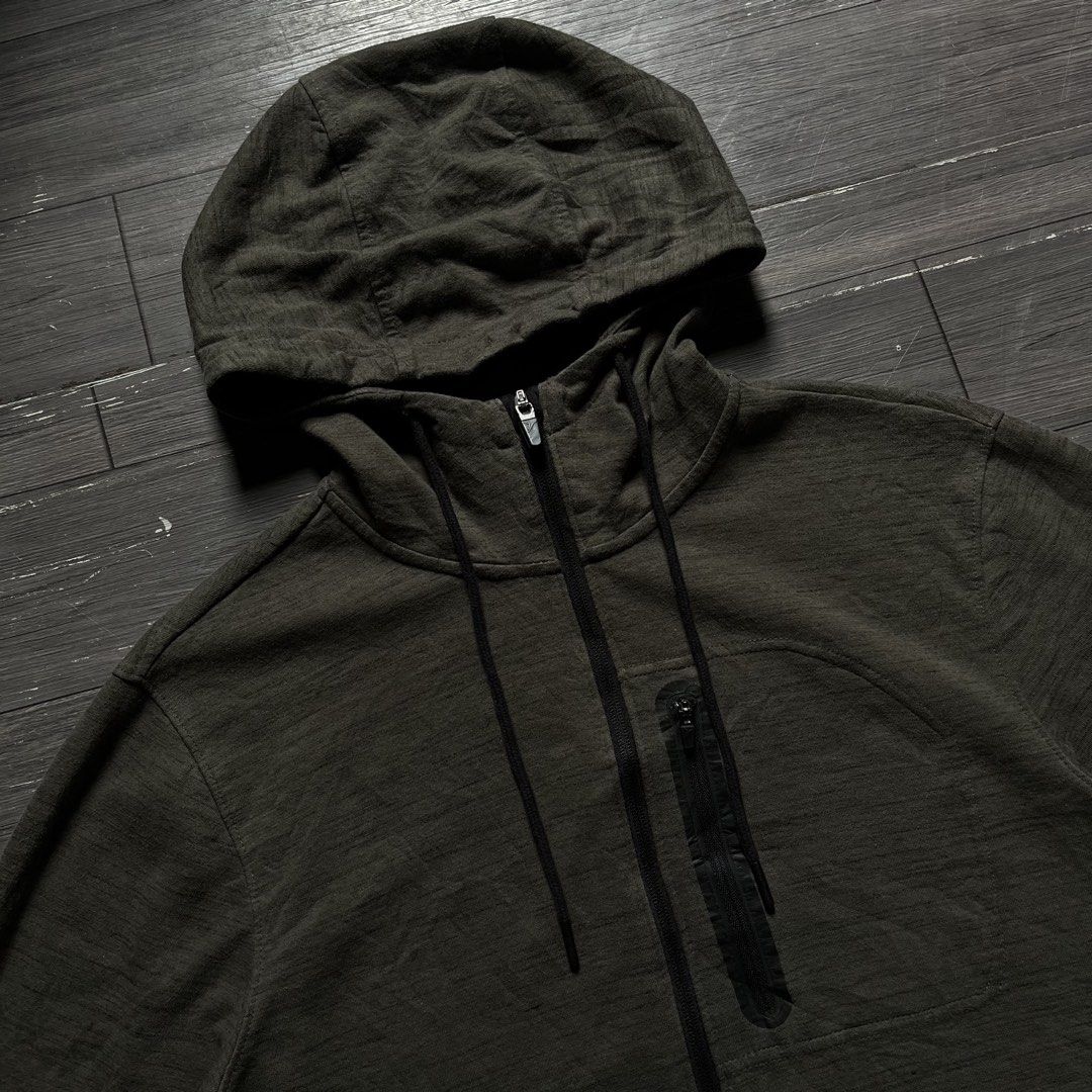 Old Navy Tech Fleece Fullzip Jacket Army Green Medium (Category: Coats, Jackets and Outerwear) located in Baao. Submitted by lythrift2005935 (Listing ID 1468069561, Image 3). Description: Old Navy Tech Fleece Fullzip Jacket Army Green M 20.5 Width x 27 Length Excellent - No issue - 10/10 Color rate Mine ₱499 + sf.