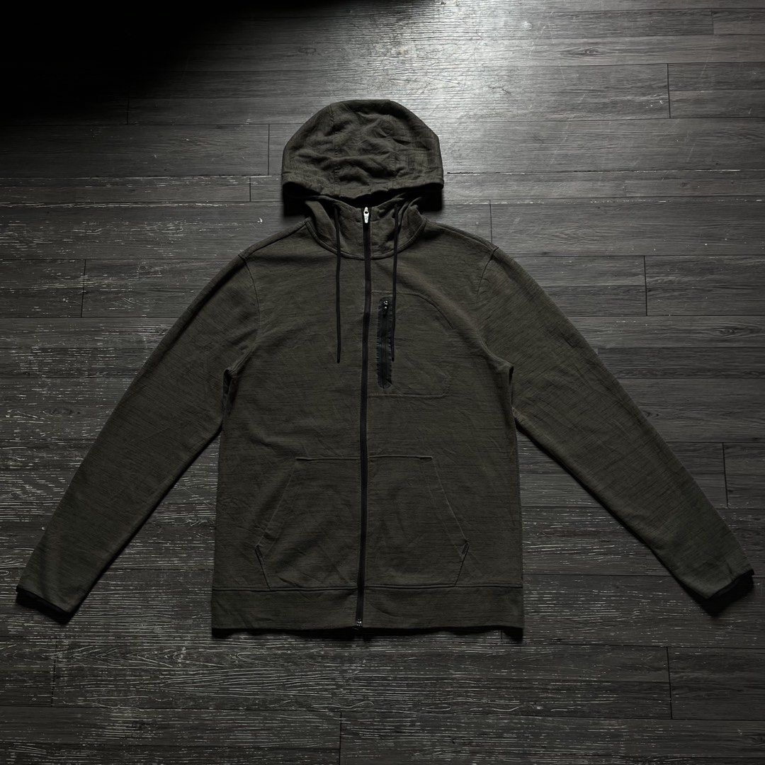 Old Navy Tech Fleece Fullzip Jacket Army Green Medium (Category: Coats, Jackets and Outerwear) located in Baao. Submitted by lythrift2005935 (Listing ID 1468069561, Image 1). Description: Old Navy Tech Fleece Fullzip Jacket Army Green M 20.5 Width x 27 Length Excellent - No issue - 10/10 Color rate Mine ₱499 + sf.
