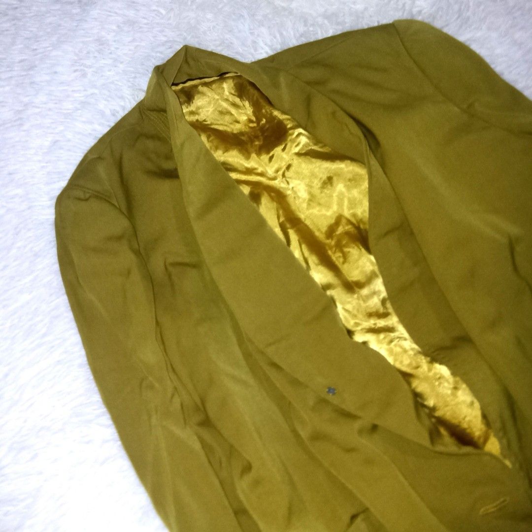 Olive Green Coat (Category: Coats, Jackets and Outerwear) located in Manila. Submitted by goldenmountain.e4137d (Listing ID 1468186858, Image 2). Description: Quality is good. Thick lining, full lining. One button missing, just replace it. Medium to Large..