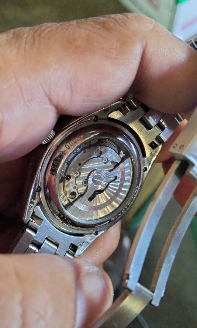 Omega Master-Axial chronometer (Category: Men's Watches) located in San Jose. Submitted by lenlorie3649 (Listing ID 1468063897, Image 2). Description: Omega Master-Axial chronometer swing system the watch is good running condition Clone.