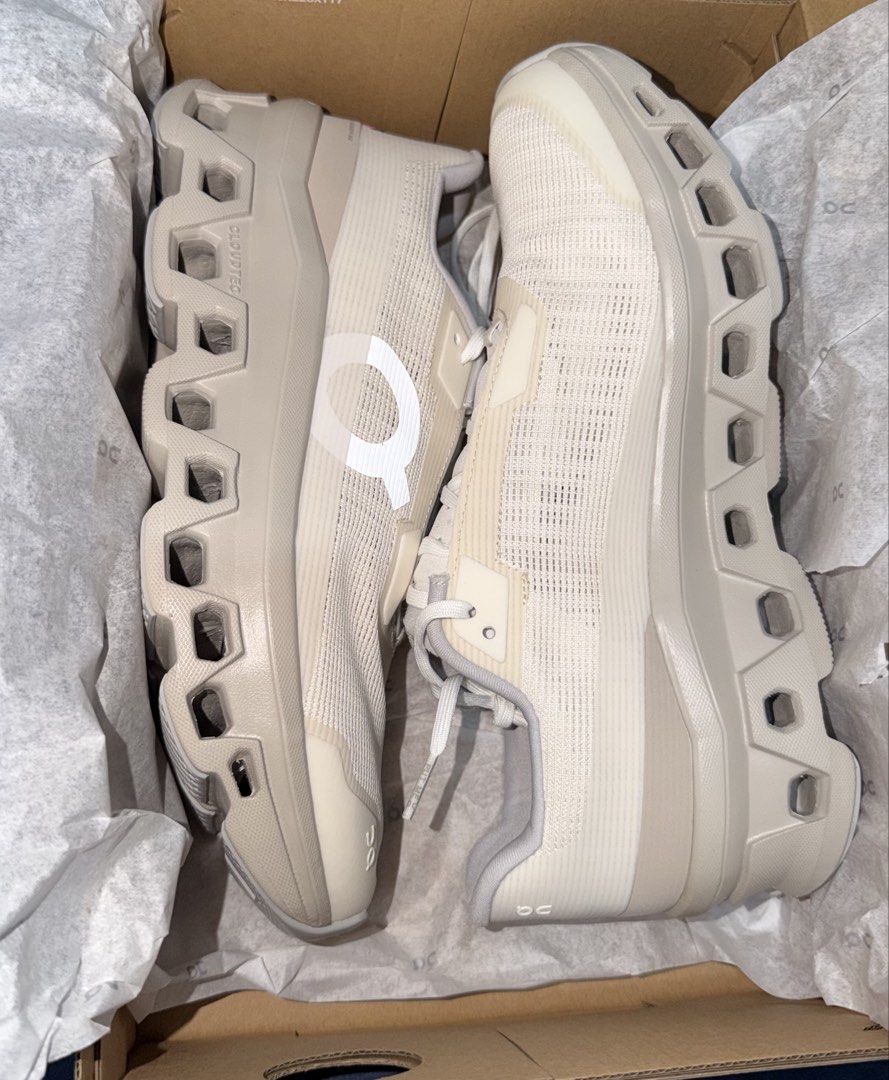 On cloud sneakers void cloudmonster 8US mens (Category: Casual Shoes) located in Manila. Submitted by elitetechnology (Listing ID 1468094491, Image 2). Description: On Cloud Shoes Size 8US MENS or 8.5-9us womens (26-26.5cm) Brand new authentic Comes with original box #nike shoes #nike running #pickleball shoes.