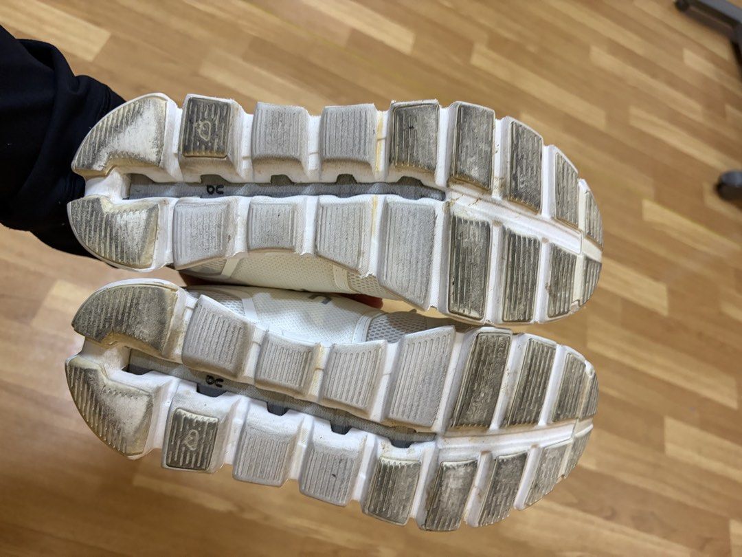 On Cloud White Running Shoes Size US W7 EU38 (Category: Sneakers) located in Muntinlupa City. Submitted by secondhandlove12345 (Listing ID 1468124594, Image 3). Description: - Brand: On Cloud - Color: White - Size: US W7 / UK5 / EU38 / JP24 - Features: Swiss engineering, lightweight mesh upper, speed lacing setup - Condition: Uppers are clean with minor signs of walking; soles show dirt and wear from previous use - Best for: Comfortable everyday 