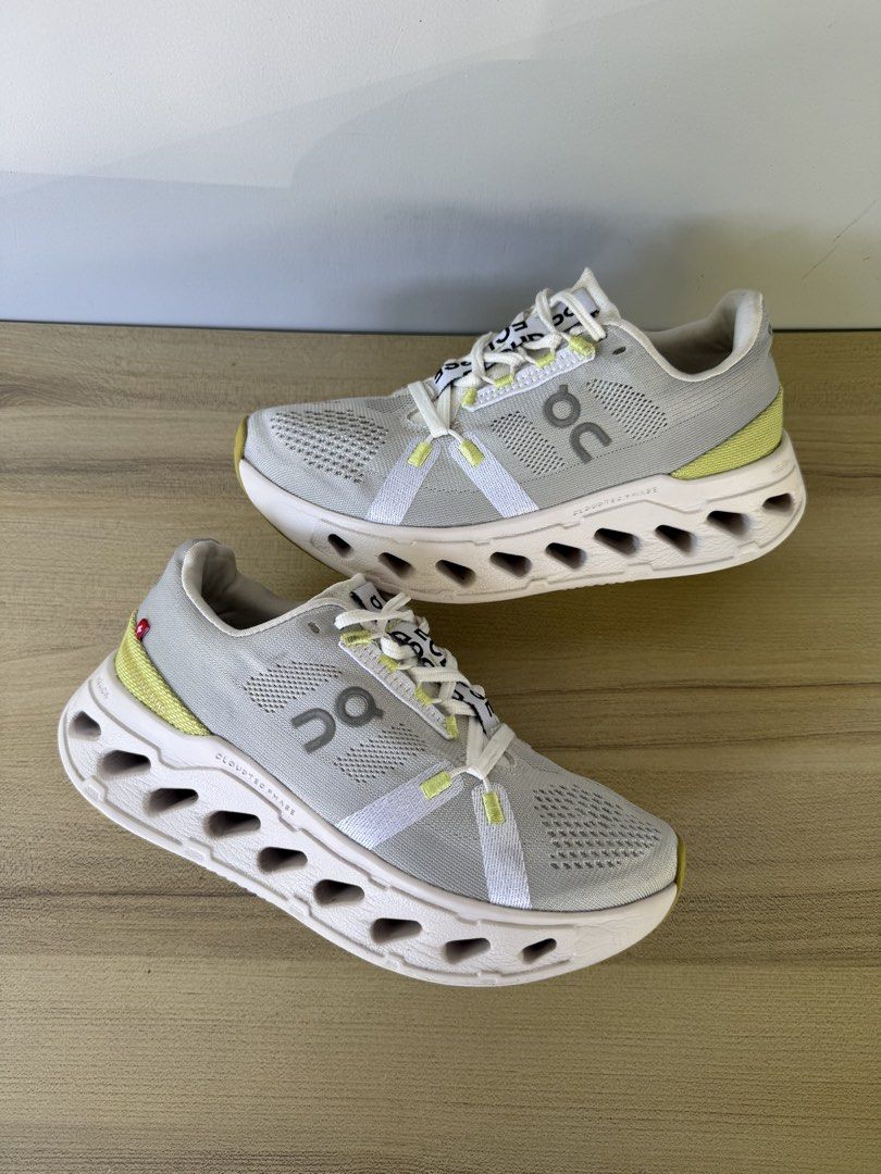 On Cloudeclipse (Category: Sneakers) located in Cauayan City . Submitted by Thevintagecode (Listing ID 1468074564, Image 3). Description: On Cloudeclipse Size: 5 US Womens | 36 EU |22 CM Excellent condition Original | Authentic Mode of payment:Gcash Loc:Isabela Province.