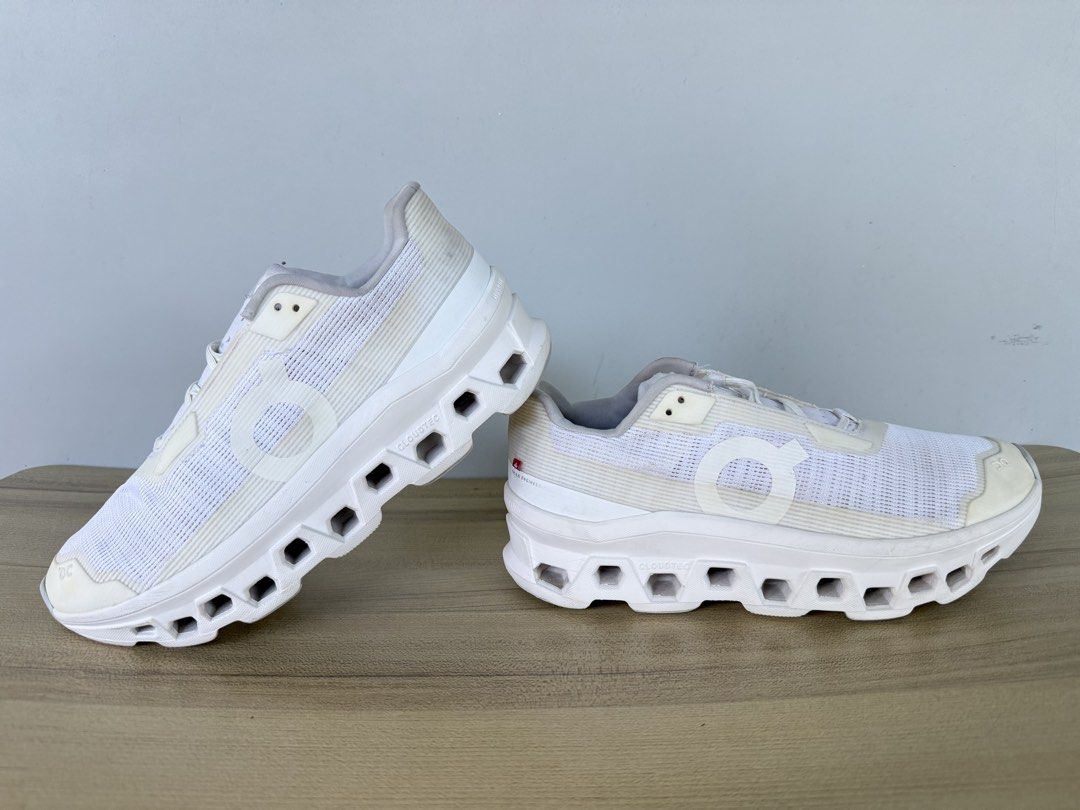 On Cloudmonster Void (Category: Sneakers) located in Cauayan City . Submitted by Thevintagecode (Listing ID 1468073884, Image 2). Description: On Cloudmonster Void Size: 8 US | 41 EU | 26 CM Condition: 9/10 Minor heel drags Original | Authentic Mode of payment:Gcash Loc:Isabela Province.