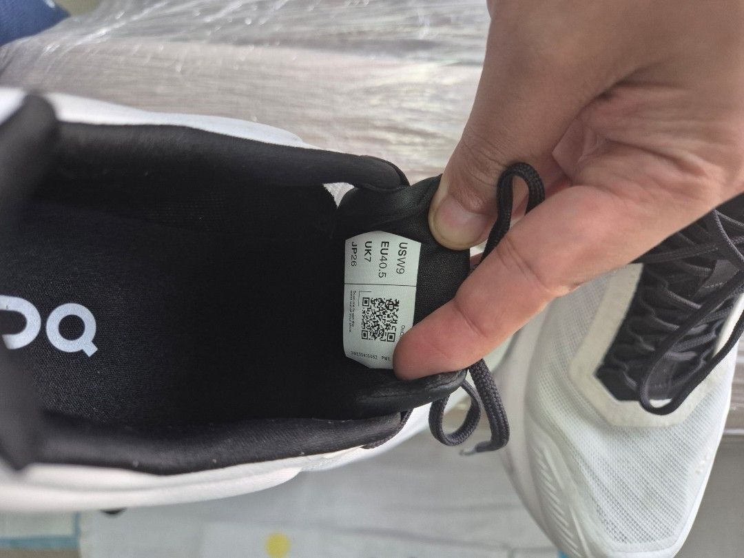 On CloudnovaX (Category: Sneakers) located in Makati City. Submitted by poodle.yumi (Listing ID 1468246657, Image 3). Description: On CloudnovaX Size 9us Womens Rarely used No box 5k nego.