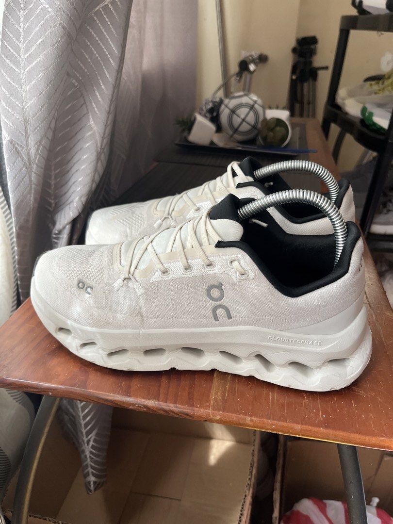 On Cloudtilt (Category: Sneakers) located in Las Pinas. Submitted by deepsouthe (Listing ID 1468137948, Image 2). Description: On Cloudtilt M7, W8.5, 6.5uk, 40eu, 25cm Excellent condition, few times used only Legit pair Php5,999 plus sf Las Pinas area .