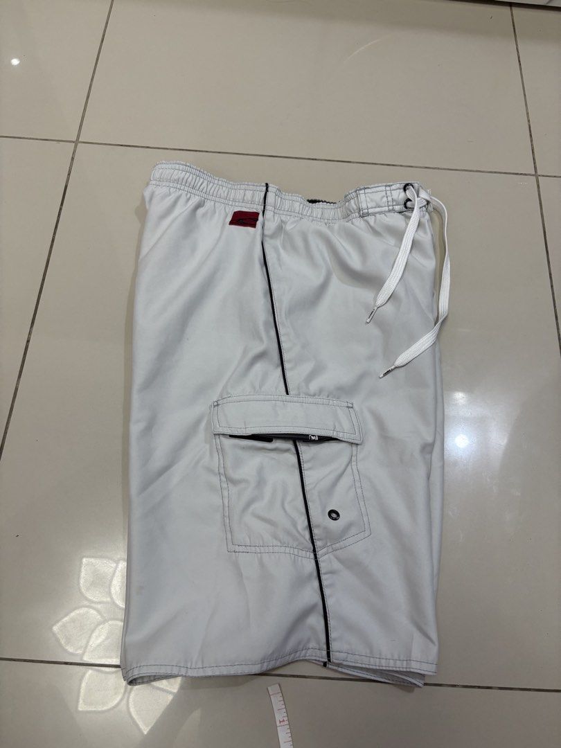 O’neill Board Shorts (Category: Swim Trunks & Board Shorts) located in Mandaluyong City. Submitted by archivesbykesh (Listing ID 1468226209, Image 2). Description: Authentic Size Medium Stretchable (garterized) .
