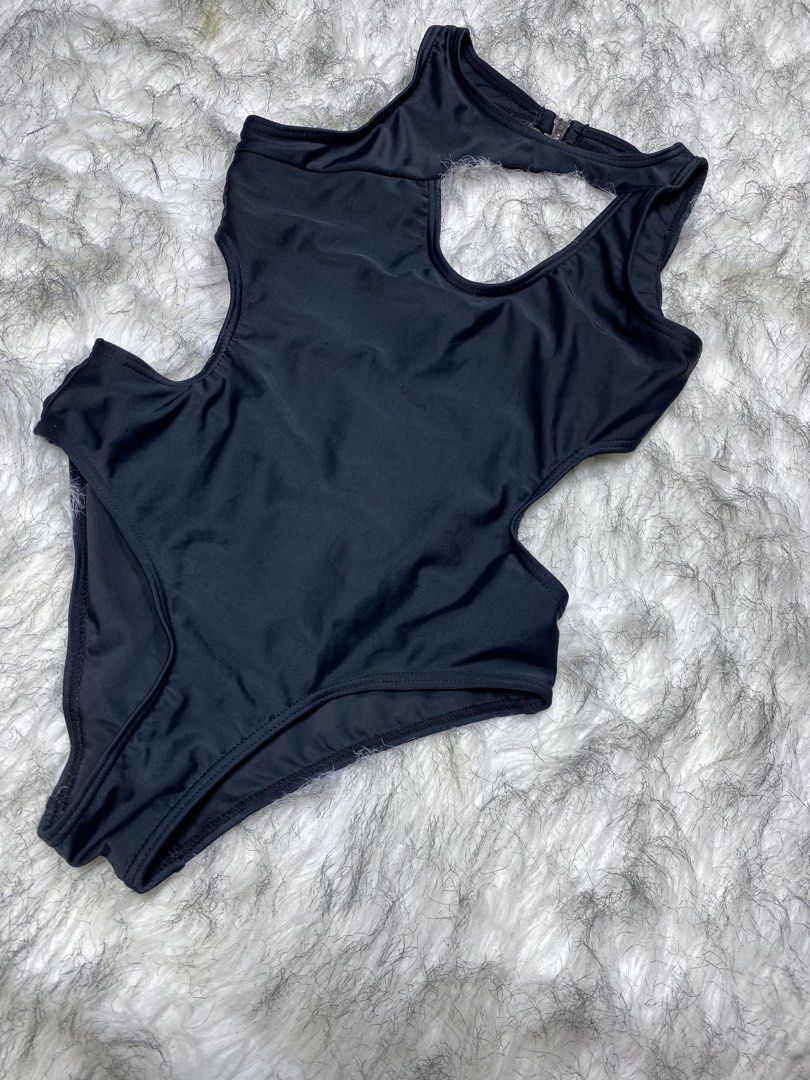 Onepiece swimsuit (xs/small) (Category: Bikinis & Swimsuits) located in Manila. Submitted by csjlgen (Listing ID 1468145205, Image 3). Description: .