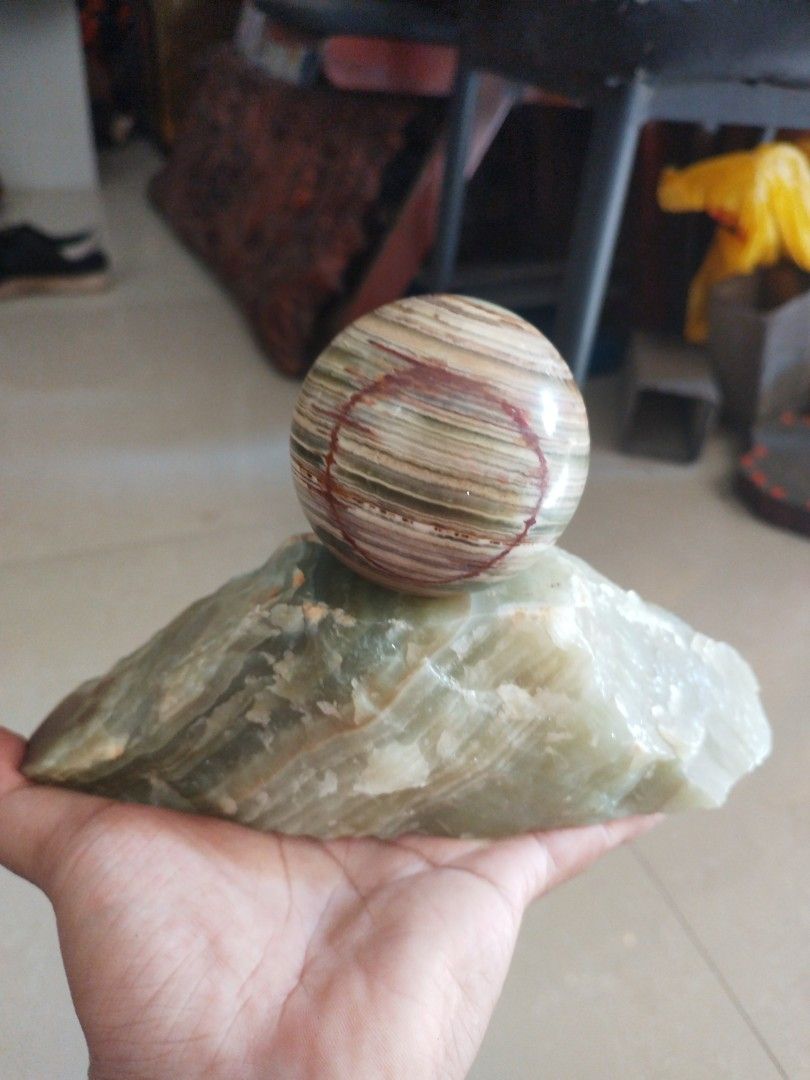 Onyx sphere and stand onyx (Category: Vintage Collectibles) located in San Rafael. Submitted by jflshoppe1989 (Listing ID 1468120663, Image 2). Description: .