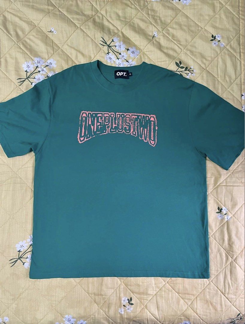OPT TEE (Category: Activewear) located in Butterworth. Submitted by yannntoooo (Listing ID 1468189014, Image 1). Description: PIT 24 LABUH 29 CONDITION 10/10 apa apa pm including dustbag .
