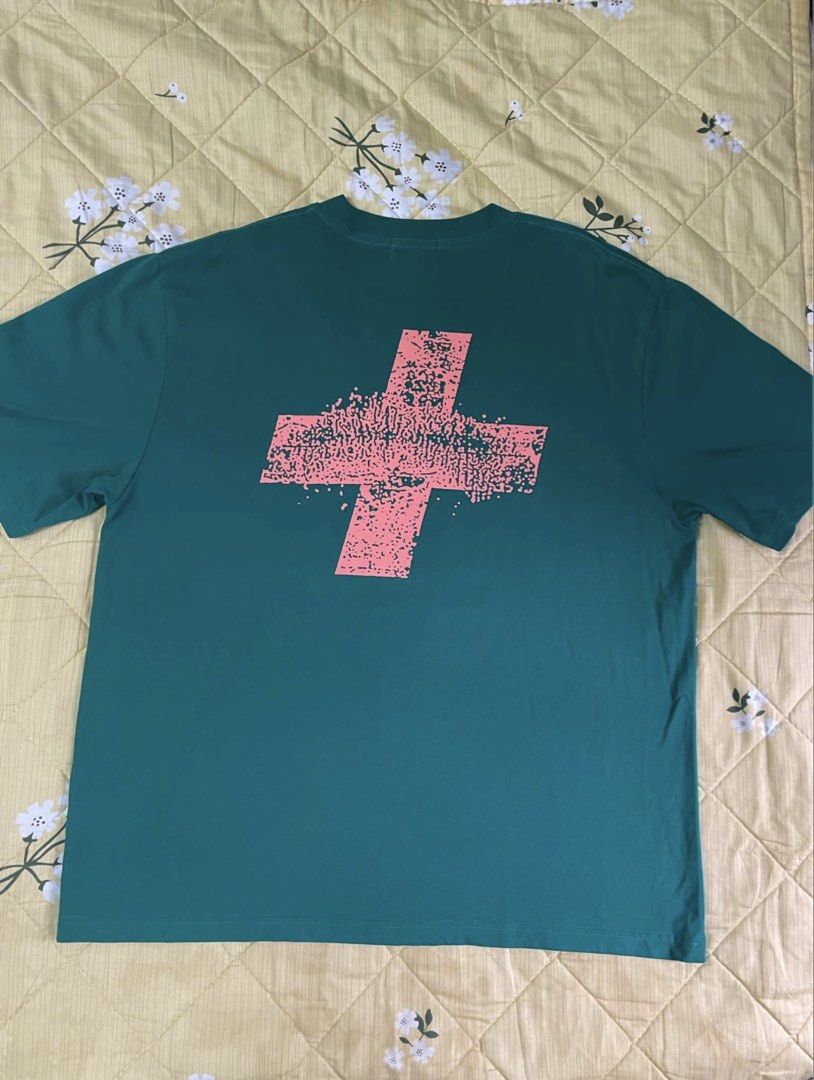 OPT TEE (Category: Activewear) located in Butterworth. Submitted by yannntoooo (Listing ID 1468189014, Image 2). Description: PIT 24 LABUH 29 CONDITION 10/10 apa apa pm including dustbag .