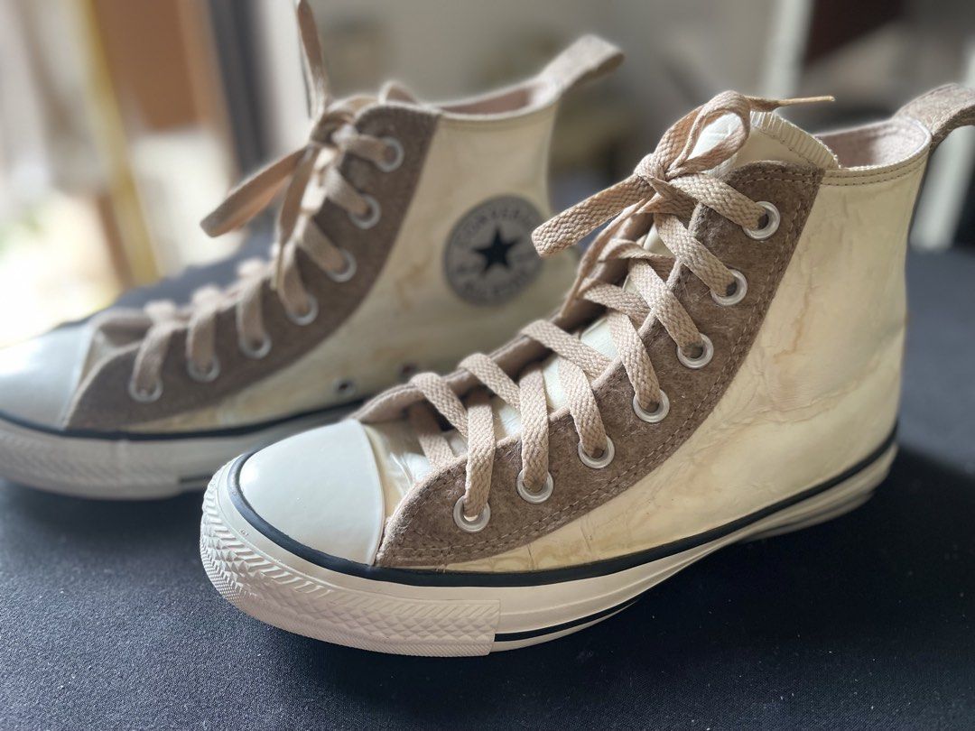ORIG ALL STAR CHUCK TAYLOR (Category: Boots) located in Pasig City. Submitted by sm_thehouseoftrends. (Listing ID 1468237784, Image 1). Description: Authentic Converse Hi-Top Sneakers Size: 7 Women Shoes Color: Cream / Off-White Canvas with Taupe Condition: Pre-loved / Used Good .