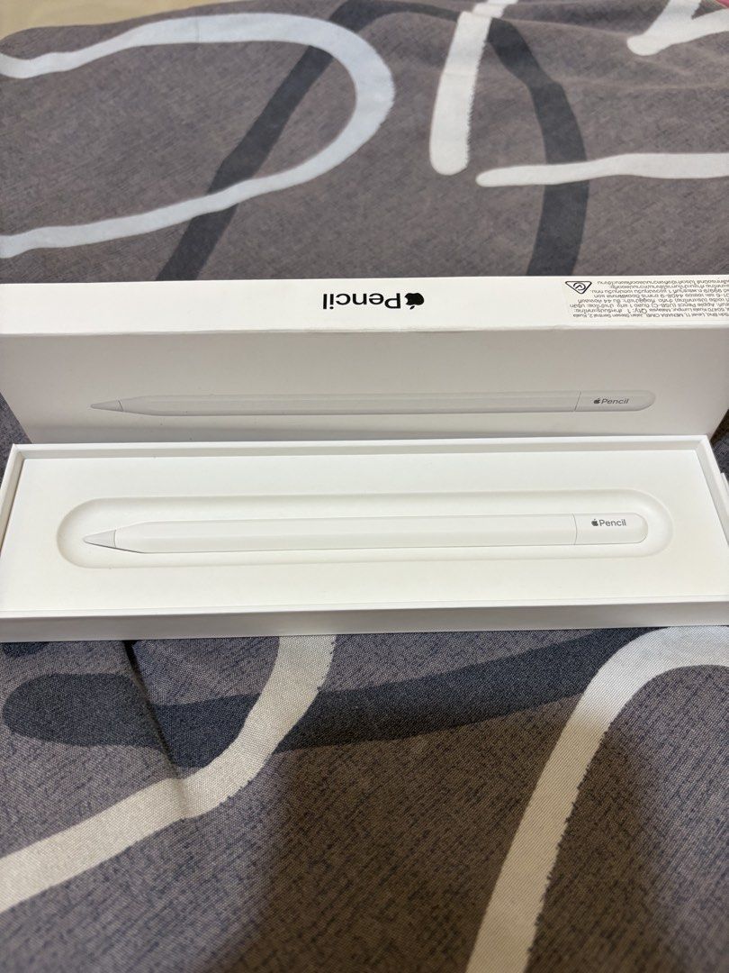 Original Apple Pencil Usb-C (Category: Other Mobile & Gadget Accessories) located in Mandaluyong City. Submitted by hulyaabdz (Listing ID 1468102649, Image 1). Description: FOR SALE! 2500 Fix! Authentic Apple Pencil Usb-C Bought at MobileCartPh 2 months ago for 5,500. Selling it for only 2500. Barely used. Good as new! With original box and Pencil cover No to lowballers. 📍 San Juan City 📍New Manila,Qc..
