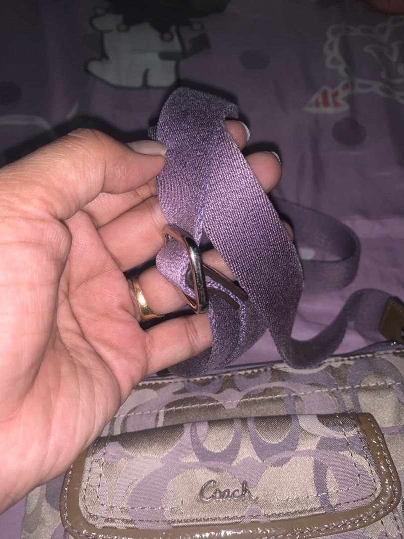 Original Coach Penelope Sling Bag (Category: Cross-body Bags) located in Aliaga. Submitted by ukaybags2428 (Listing ID 1468280574, Image 3). Description: No issue Nice p Small.