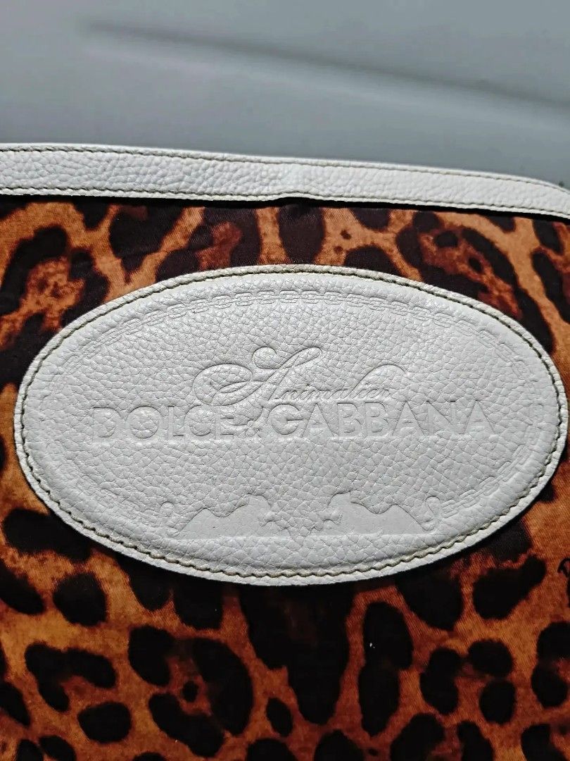 Original Dolce & Gabbana (Category: Shoulder Bags) located in Cabuyao City. Submitted by secondhand.shop.ph (Listing ID 1468197600, Image 3). Description: Sale❗️Sale❗️Sale❗️ Original Dolce & Gabbana Almost new condition Medium Nylon/genuine leather trim 📌First to pay!.