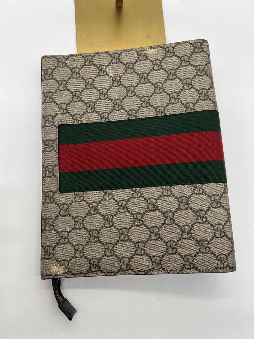 Original Gucci Sherryline Clutch (Category: Luxury Bags & Wallets) located in Cavite. Submitted by authenticbagshavenbyvalg (Listing ID 1468136414, Image 2). Description: 💯Guaranteed Original in good condition minor monogram fadings only maganda pa with b101 verbal auth.