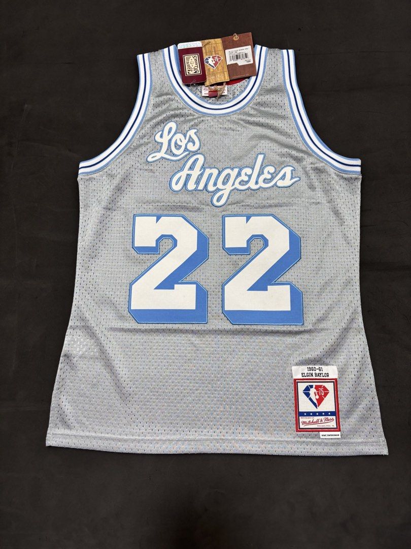 Original Mitchell & Ness Hardwood Classics 💯 (Category: Tshirts & Polo Shirts ) located in Tarlac. Submitted by outsource.psg (Listing ID 1468154367, Image 1). Description: Original Mitchell & Ness Hardwood Classics 💯 Elgin Baylor (NBA 75th Anniversary Jersey) Brand New Medium Mall Price: P12,290 ❎ P2,999 + Sf ✅ (Money back if proven fake) Dm SureeBuyerr TY ADMIN! 🫡.