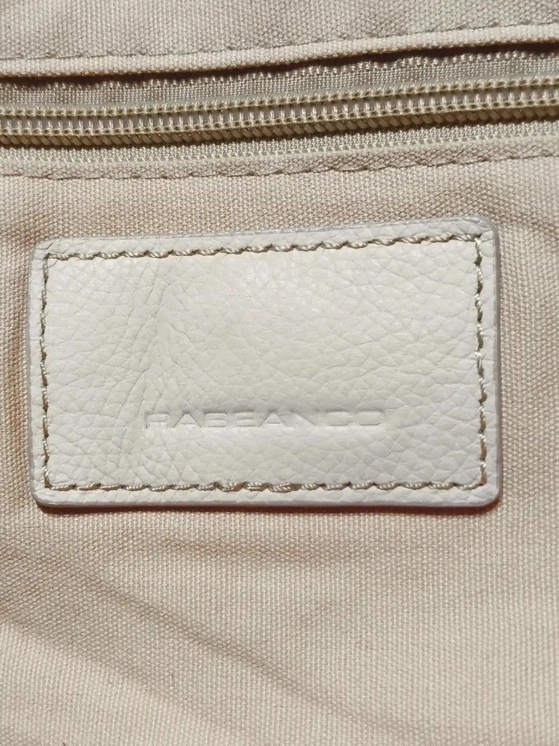 Original RABEANCO (Category: Shoulder Bags) located in Cabuyao City. Submitted by secondhand.shop.ph (Listing ID 1468202607, Image 3). Description: Sale❗Sale❗Sale❗ ₱2,280 Original RABEANCO ALEX w/ large detachable pouch Beige Large Pure genuine leather 📌First to pay.