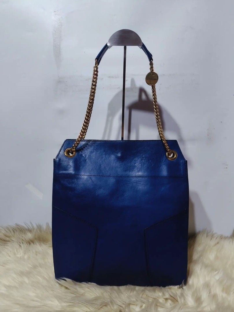 Original RABEANCO (Category: Shoulder Bags) located in Cabuyao City. Submitted by secondhand.shop.ph (Listing ID 1468206250, Image 1). Description: Sale❗️Sale❗️Sale❗ Original RABEANCO Like new Navy Blue Medium-Large Pure genuine leather 📌First to pay!.