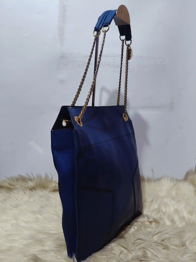 Original RABEANCO (Category: Shoulder Bags) located in Cabuyao City. Submitted by secondhand.shop.ph (Listing ID 1468206250, Image 3). Description: Sale❗️Sale❗️Sale❗ Original RABEANCO Like new Navy Blue Medium-Large Pure genuine leather 📌First to pay!.