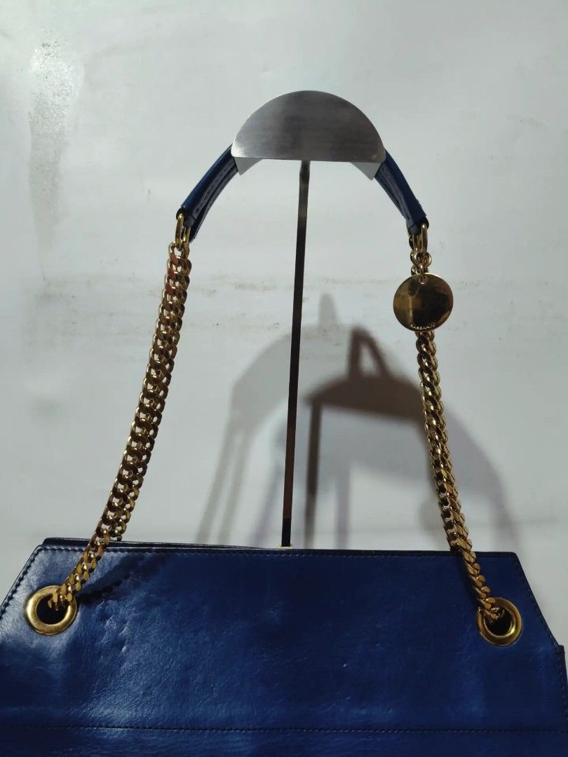 Original RABEANCO (Category: Shoulder Bags) located in Cabuyao City. Submitted by secondhand.shop.ph (Listing ID 1468206250, Image 2). Description: Sale❗️Sale❗️Sale❗ Original RABEANCO Like new Navy Blue Medium-Large Pure genuine leather 📌First to pay!.
