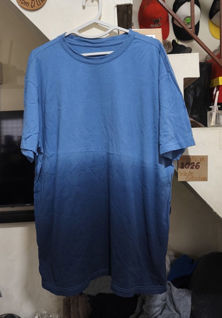 Original Use Blue Gradient T-Shirt Size L (Category: Tshirts & Polo Shirts ) located in Pasig City. Submitted by althentic.ph (Listing ID 1468085841, Image 1). Description: 200 + J&T Shipping Fee Original Original Use Shirt for Men Ombre Vlue Size LARGE on tag, fits up to XL Actual Measurements: Width - 24.5" Length - 30" EXCELLENT Thrifted Condition 9+/10 ✔Tags are available upon request, can be sent thru PM ✔fix price ✔payment first policy thru