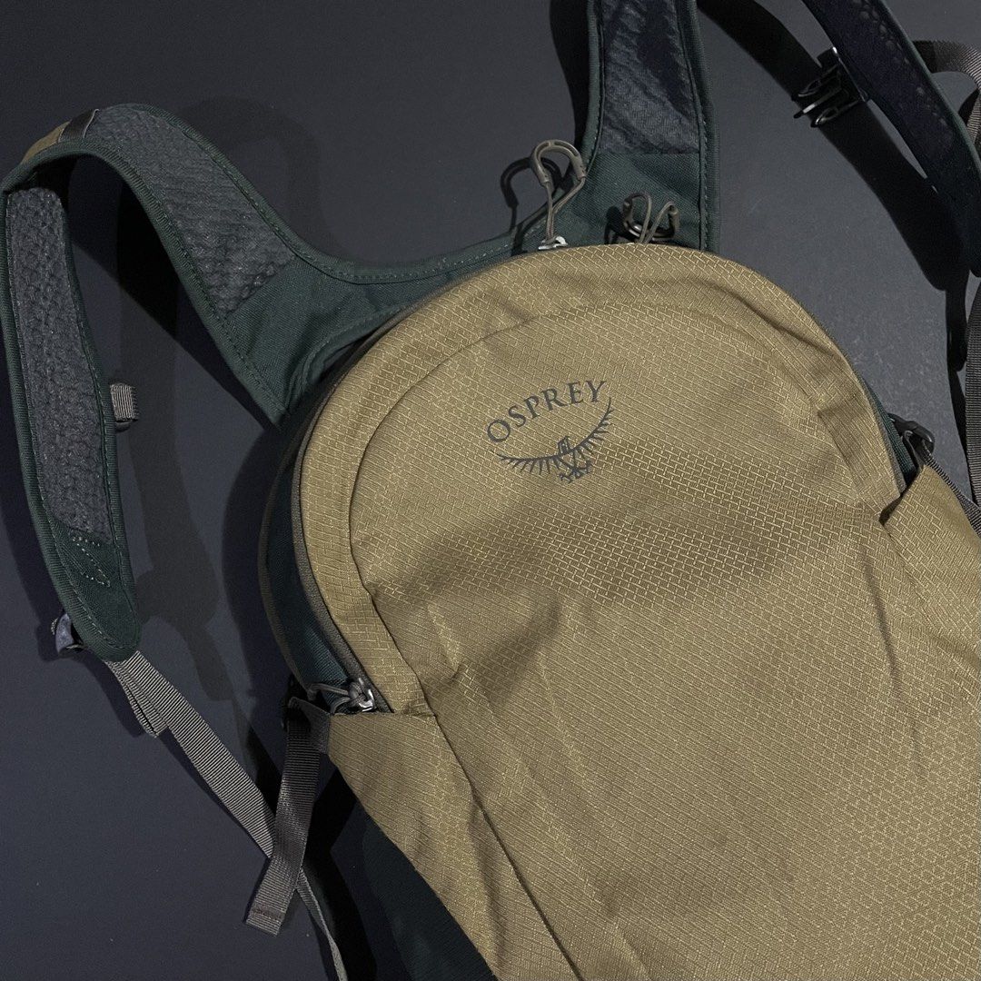 Osprey Daylite Nightingale (Category: Hiking & Camping) located in Manila. Submitted by sole_origin (Listing ID 1468060248, Image 3). Description: FOR SALE LEGIT / AUTHENTIC Osprey Daylite Nightingale * Large panel-loading main compartment * Attaches to a variety of compatible Osprey packs * Multifunctional interior sleeve for hydration reservoir, fits most 14” laptops or tablet * Dual side compression straps * Dual water bottle side mesh pockets