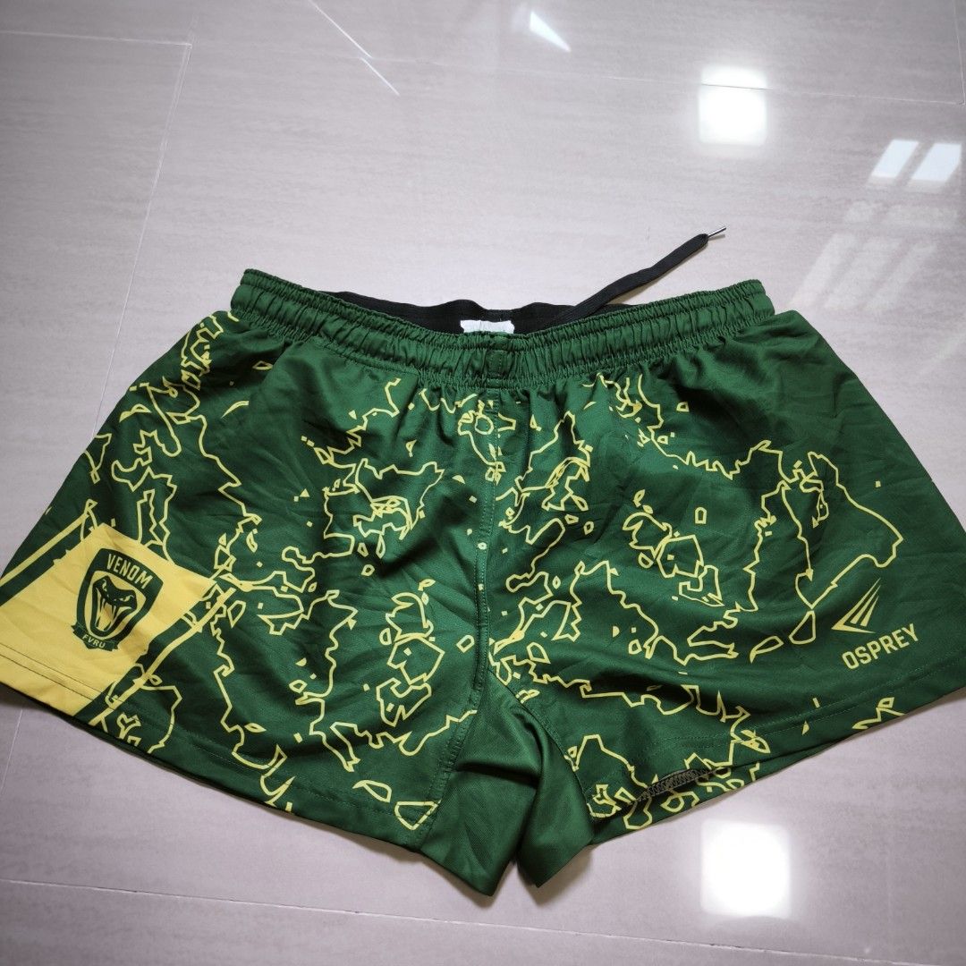 Osprey x Venom Fighting/Hiking Shorts (Category: Shorts) located in Guimba. Submitted by naztystuff (Listing ID 1468105085, Image 1). Description: Osprey x Venom Fighting/Hiking Shorts size M 28-40x12 As New 400.