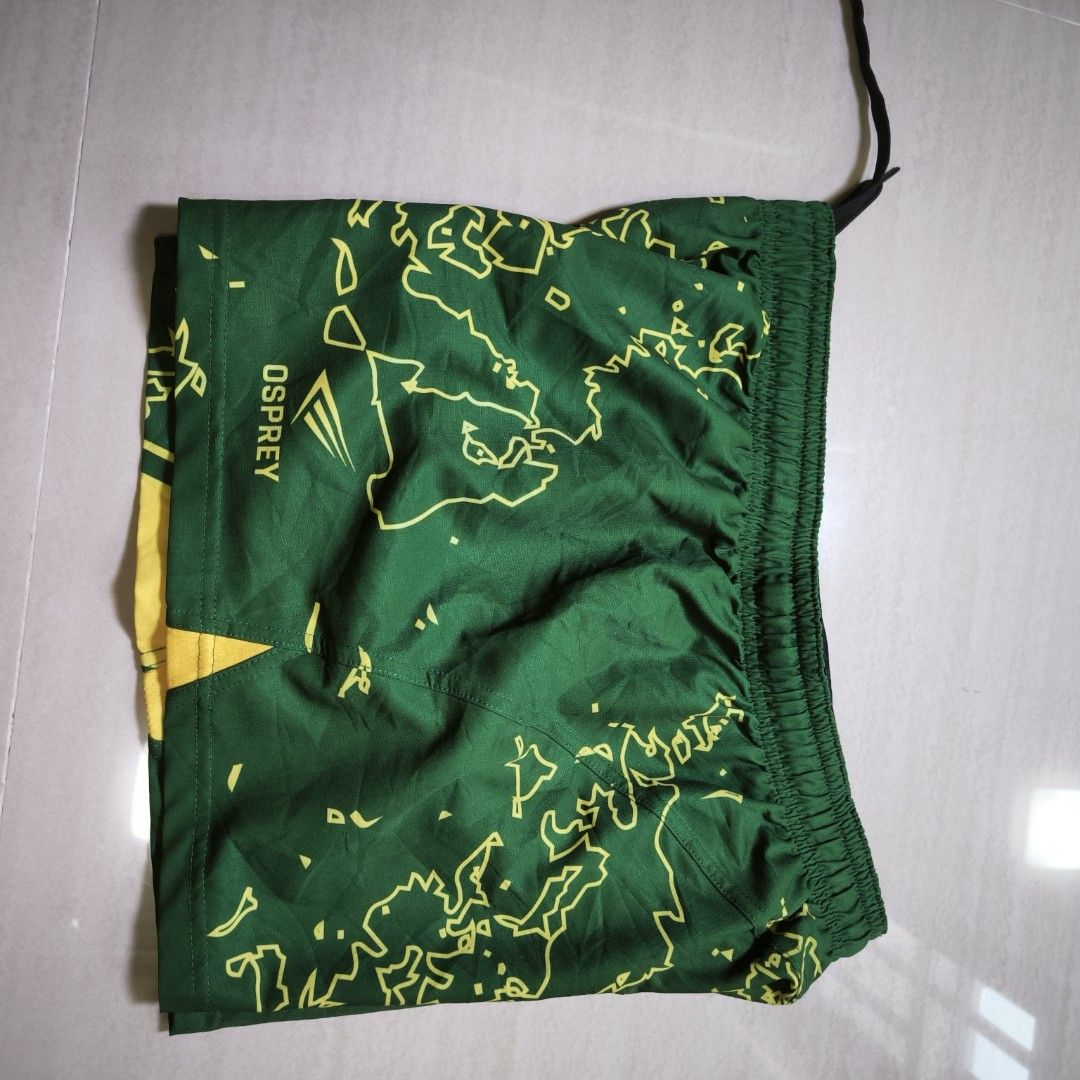 Osprey x Venom Fighting/Hiking Shorts (Category: Shorts) located in Guimba. Submitted by naztystuff (Listing ID 1468105085, Image 2). Description: Osprey x Venom Fighting/Hiking Shorts size M 28-40x12 As New 400.