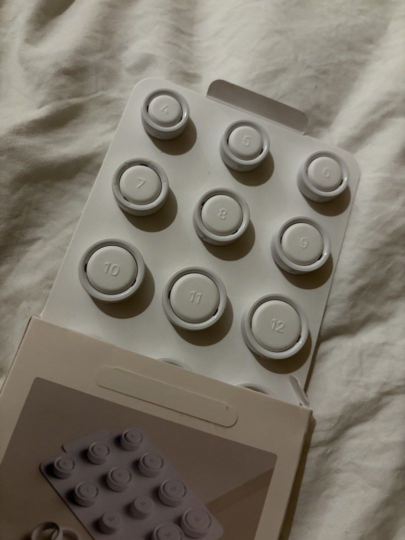 Oura Ring 4 Sizing Kit (Category: Wearables & Smart Watches) located in Paranaque City. Submitted by francesgl (Listing ID 1468159793, Image 2). Description: - Oura Ring 4 sizing kit in original box - Includes plastic sample rings sizes 4 through 12 to find your exact fit - All pieces neatly arranged in the molded tray - Packaging shows minor wear on the outer cardboard sleeve SF c/o Buyer Gogoexpress / Lalamove / Grab.