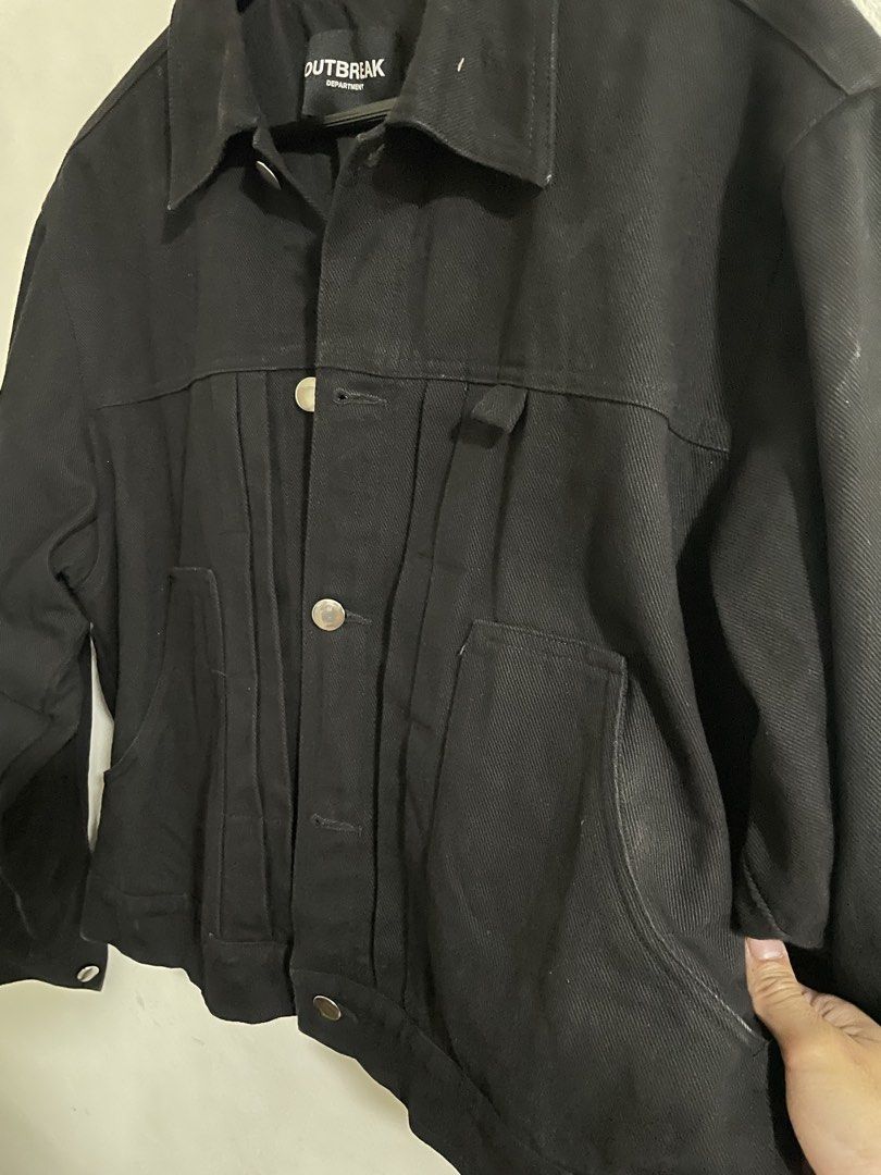 Outbreak Black Denim Jacket (Category: Coats, Jackets and Outerwear) located in Makati City. Submitted by pabilipoako_ (Listing ID 1468060252, Image 2). Description: Outbreak Black Boxy Denim Jacket 21.5x21.5.