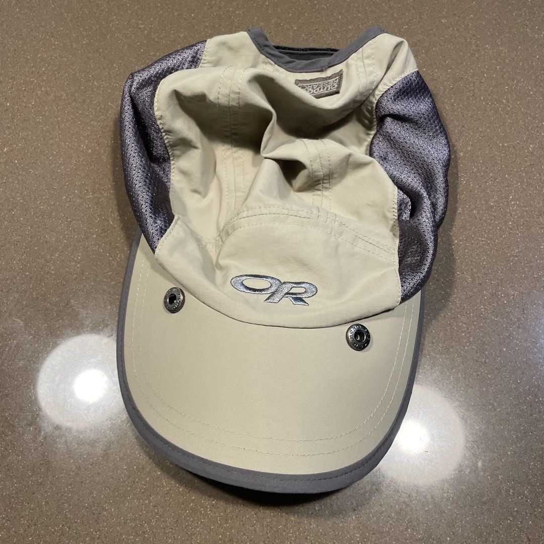 Outdoor Research Sun Shade Cap (Category: Caps & Hats) located in Puerto Princesa. Submitted by lookmomicanbuy (Listing ID 1468208201, Image 1). Description: Excellent condition.