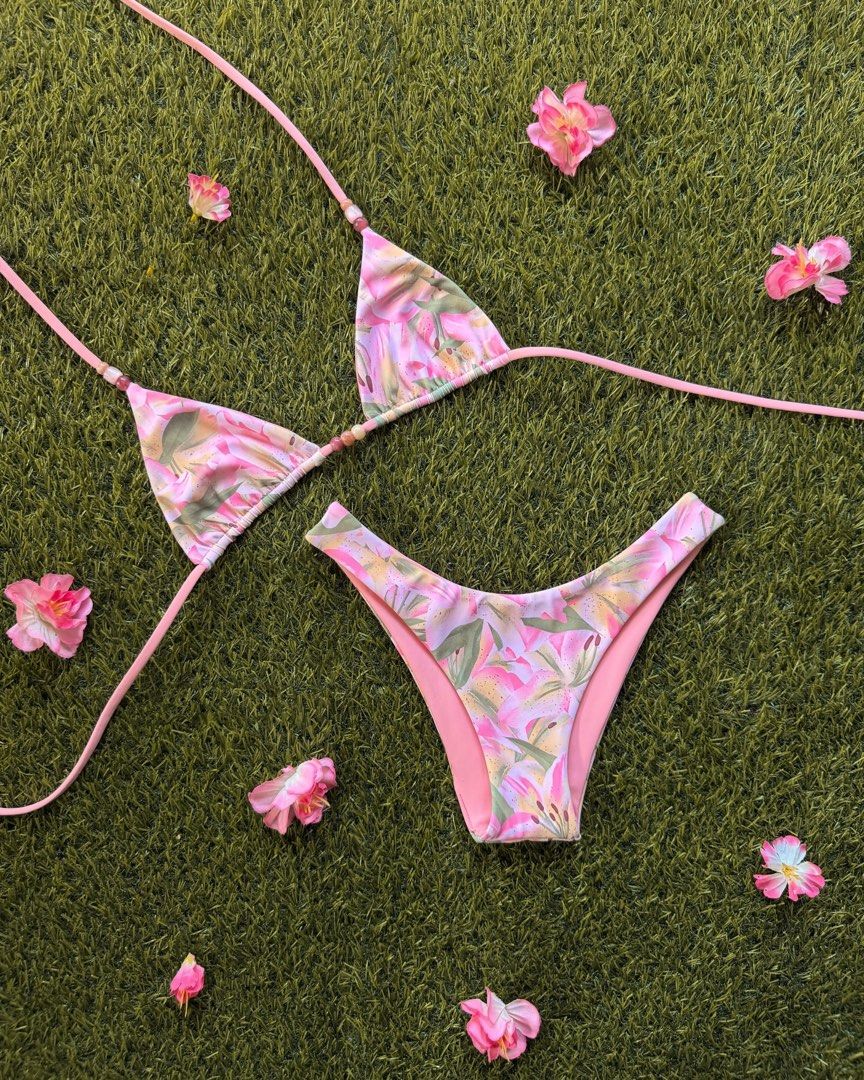 Pacific Palais Reversible Lily (Category: Bikinis & Swimsuits) located in Batangas. Submitted by alita.clo (Listing ID 1468132169, Image 1). Description: Top is XS Bottom is S price is firm.