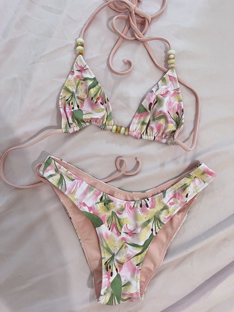 Pacific Palais Reversible Lily (Category: Bikinis & Swimsuits) located in Batangas. Submitted by alita.clo (Listing ID 1468132169, Image 2). Description: Top is XS Bottom is S price is firm.