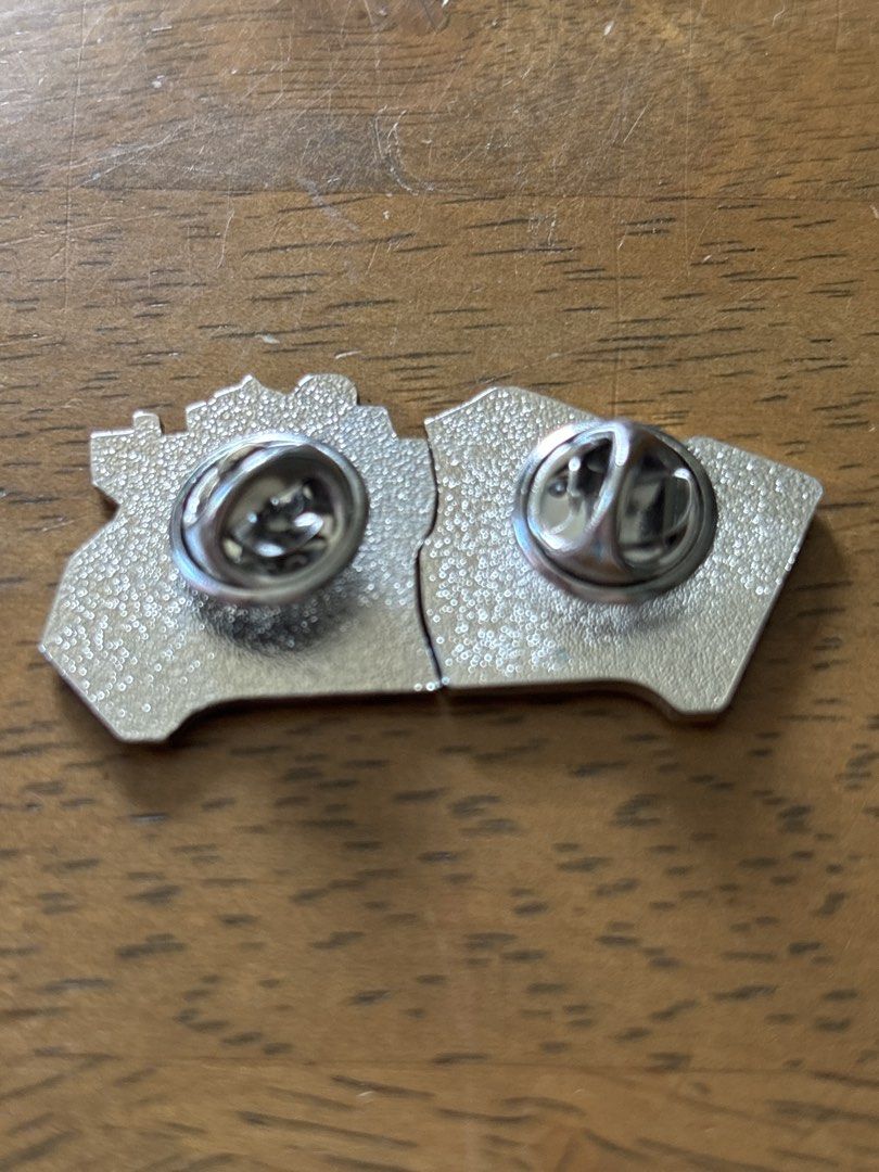 Pair: Mt. Fuji and Suzuki ruins pin (Category: Vintage Collectibles) located in Calamba. Submitted by cur8d (Listing ID 1468100461, Image 3). Description: .