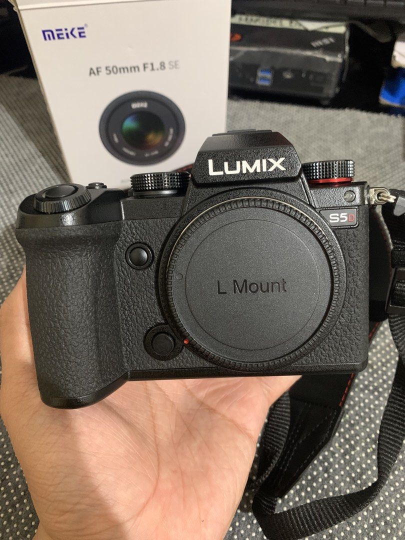 Panasonic Lumix S5D and Lenses (Category: Cameras) located in Manila. Submitted by justinebiller (Listing ID 1468086632, Image 1). Description: For sale/trade sa phone or any gadgets Panasonic lumix S5D In mint/new condition (php52,000) Europe,UK exclusive,this is the only 1(i think) S5D in the Philippines.released 2024. No issues sa unit Also available din lenses Meike 50mm f1.8 =6500 in mint condition Lumix S lens 20-60mm =17,000 in mint condit