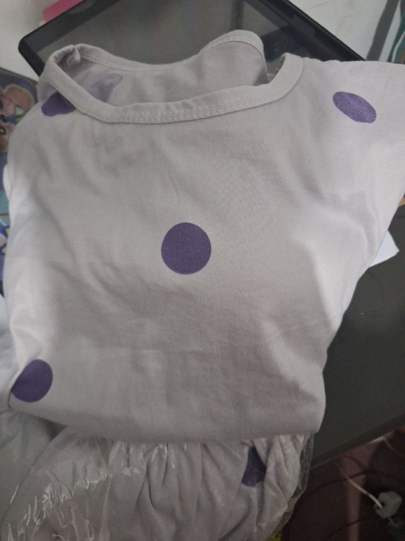Pantulog set (Category: Undergarments & Loungewear) located in Manila. Submitted by shopamanila (Listing ID 1468174254, Image 2). Description: short with tshirt na me padding. size M. used once di sakto ung padding sa akin..