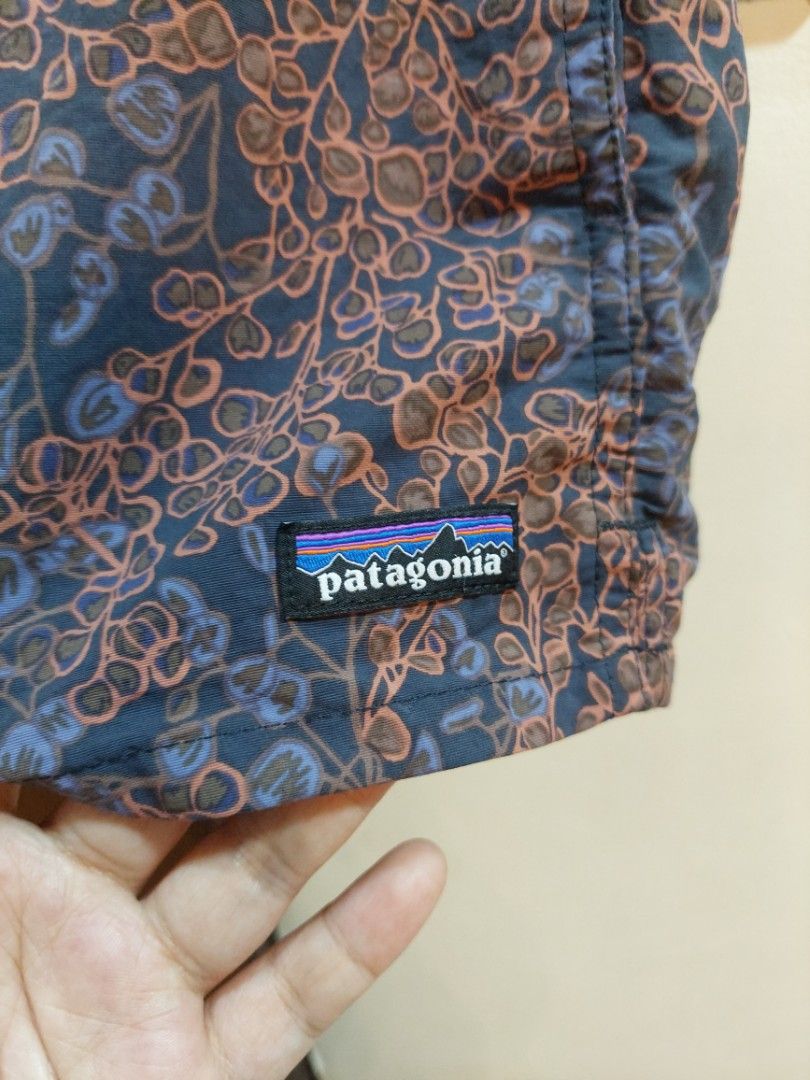 PATAGONIA BARELY BAGGIES SHORTS (Category: Activewear) located in San Pedro. Submitted by cyanide.slug.cat (Listing ID 1468176656, Image 3). Description: bnwot xs-s 27-32" waist 11" length.