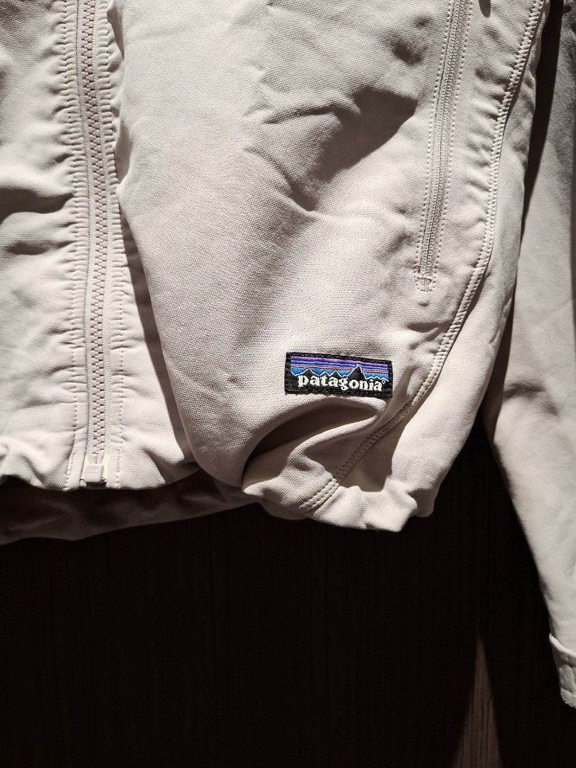 Patagonia Guide Jacket (Authentic) (Category: Coats, Jackets and Outerwear) located in Pasig City. Submitted by coveted.mnl (Listing ID 1468156060, Image 3). Description: Authentic. Best fit to: Large - Xl Width : 22.5 Length : 28.5 (MEASURED BY INCHES) 9.5/10 overall condition No issues or flaws in fabric Retailed for $175 (P10,850) • P3500 Slightly negotiable • Pasig City meet up • Open for COD Via Lalamove or Grab • J&T courier Message us for 
