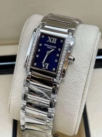 Patek 24 Blue (Category: Luxury Watches) located in Manila. Submitted by jdywatches88 (Listing ID 1468283151, Image 2). Description: brandnew complete set onhand negotiable for sure buyer.