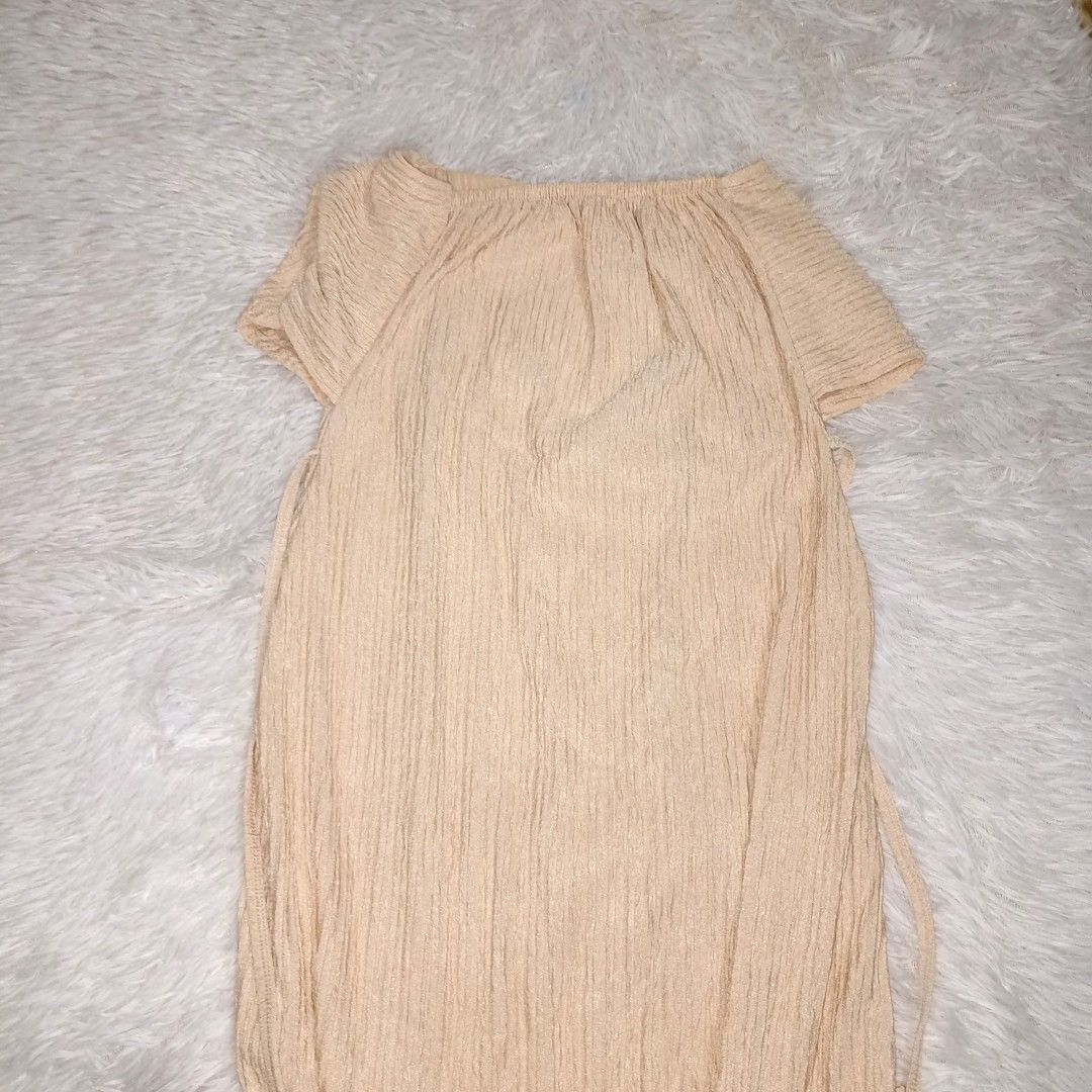 Peach Tube Dress (Category: Dresses) located in Manila. Submitted by goldenmountain.e4137d (Listing ID 1468179315, Image 2). Description: Not been used, still good as new..