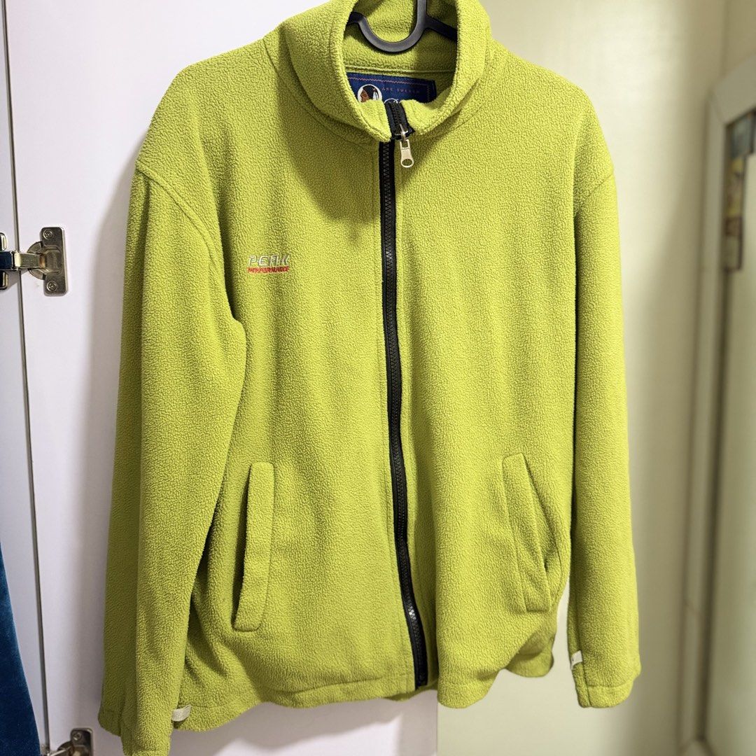 peak performance green fleece jacket (Category: Coats, Jackets and Outerwear) located in Cavite. Submitted by lovedbysham (Listing ID 1468271711, Image 1). Description: - Brand: Peak Performance - Size: Large - Color: Vibrant Green - Material: Soft fleece fabric - Features: Full zip front, stand-up collar, two side pockets, and embroidered chest logo - Condition: Great casual layer for cooler days.