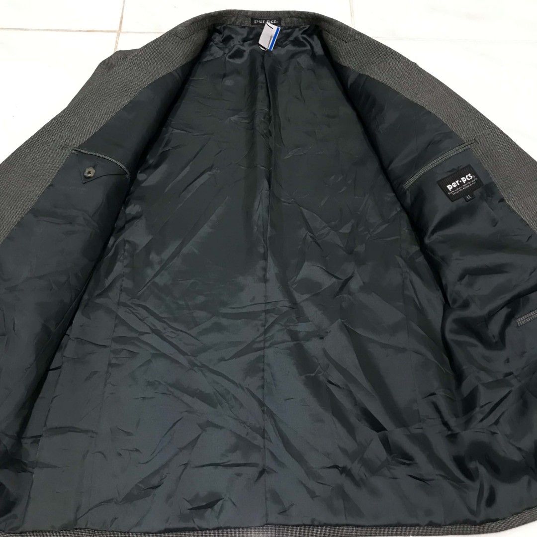 PER PCS COAT BLAZER SUIT FORMAL LARGE (Category: Coats, Jackets and Outerwear) located in Cavite. Submitted by justthrift06 (Listing ID 1468178037, Image 2). Description: DIMENSION 23X32 GOOD CONDITION SHIPPING NATIONWIDE.