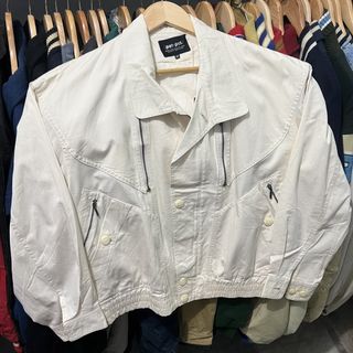 (Category: ) located in . Submitted by itsvintageclothing (Listing ID 1468152653, Image 1). Description: .