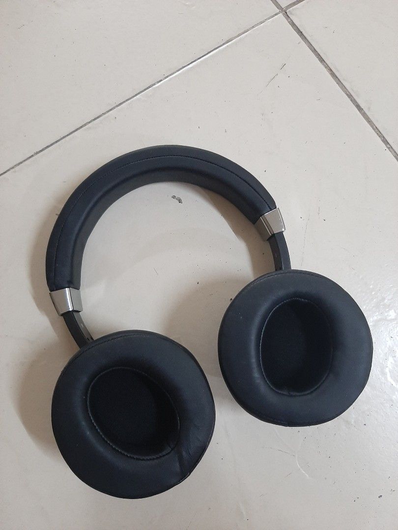 Picun P28X Wireless Headphone (Category: Headphones & Headsets) located in Manila. Submitted by villamante56249 (Listing ID 1468209542, Image 3). Description: - Model: Picun P28X wireless headphones - Color: Sleek black and silver - Sound: Double moving coil setup for great audio - Controls: Easy on-ear buttons on the right side - Comfort: Well-padded clean cushions and comfortable headband with metallic adjusters - Packaging: Includes original b